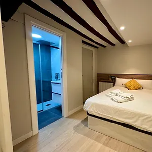 https://apt-el-oasis-de-la-estafeta.biarritzhotels.info